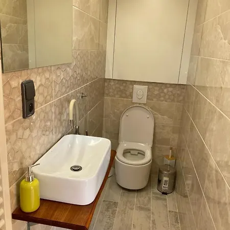 - A - Vyhlidka Nad Rekou Zdiby