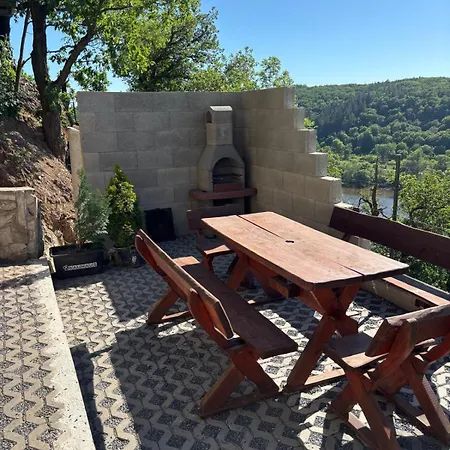- A - Vyhlidka Nad Rekou בית נופש *