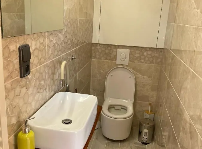 - A - Vyhlidka Nad Rekou Zdiby